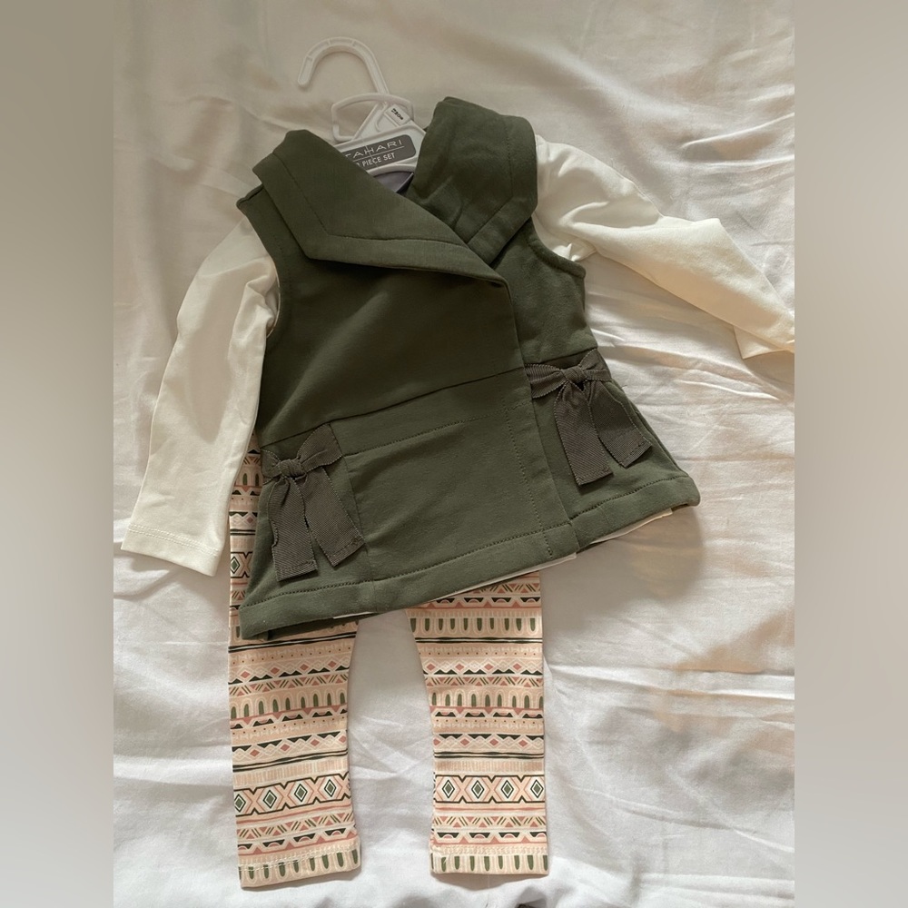 NWT TAHARI 3 PIECE BABY OUTFIT/ LEGGINGS VEST AND SHIRT